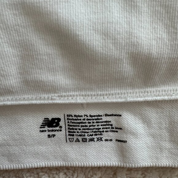 New Balance Seamless Crop Sports Bra - White (S/P) - Picture 5 of 6